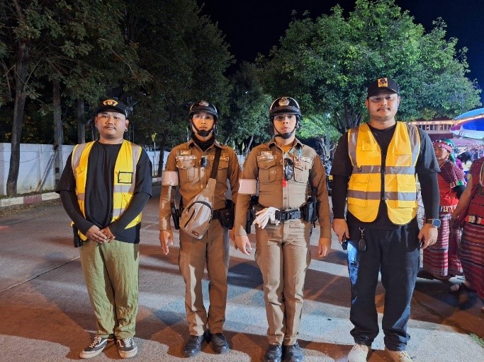 วันที่ 20 ธันวาคม 2567 เวลา 19.00 น. ชุดปฏิบัติการจราจร สภ.แม่สะเรียง ได้มีการอำนวยความสะดวกการจราจราจรคริสเตียนของขวัญแห่งความรักบริเวณ ที่ว่าการอำเภอแม่สะเรียง